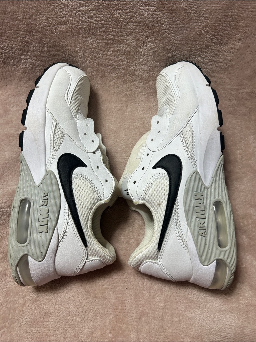 Nike White and Black Women's Air Max Low-Top Sneakers